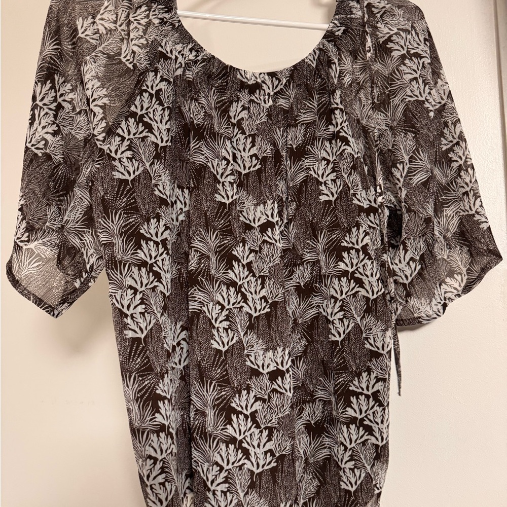 LOFT Black and White Leaf Print Blouse